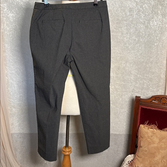 Mario Serrani Gray Plaid stretch Pants Size 8 - Picture 3 of 9